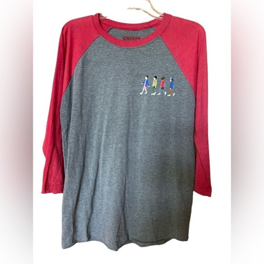 Stranger Things Graphic Raglan Tee Size Medium Red Grey‎